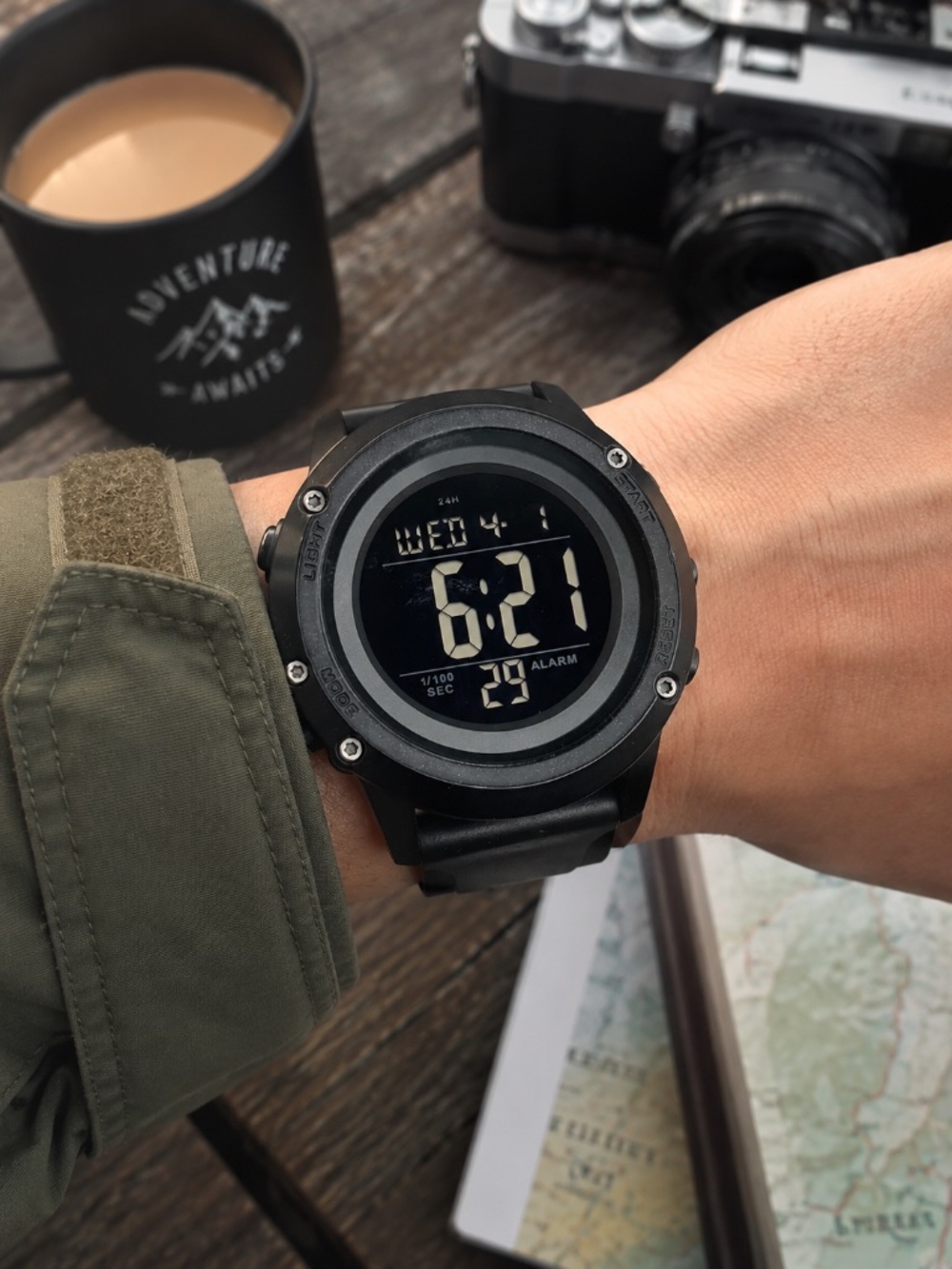 ⌚️ CKE Men’s Watch – Water Resistant 5ATM – Sporty & Reliable! LIKE NEW